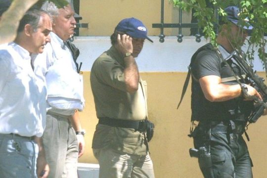 17 Νοέμβρη: Η σύλληψη Γιωτόπουλου στους Λειψούς και η συνάντησή του με τον Περατικό πριν τη δολοφονία